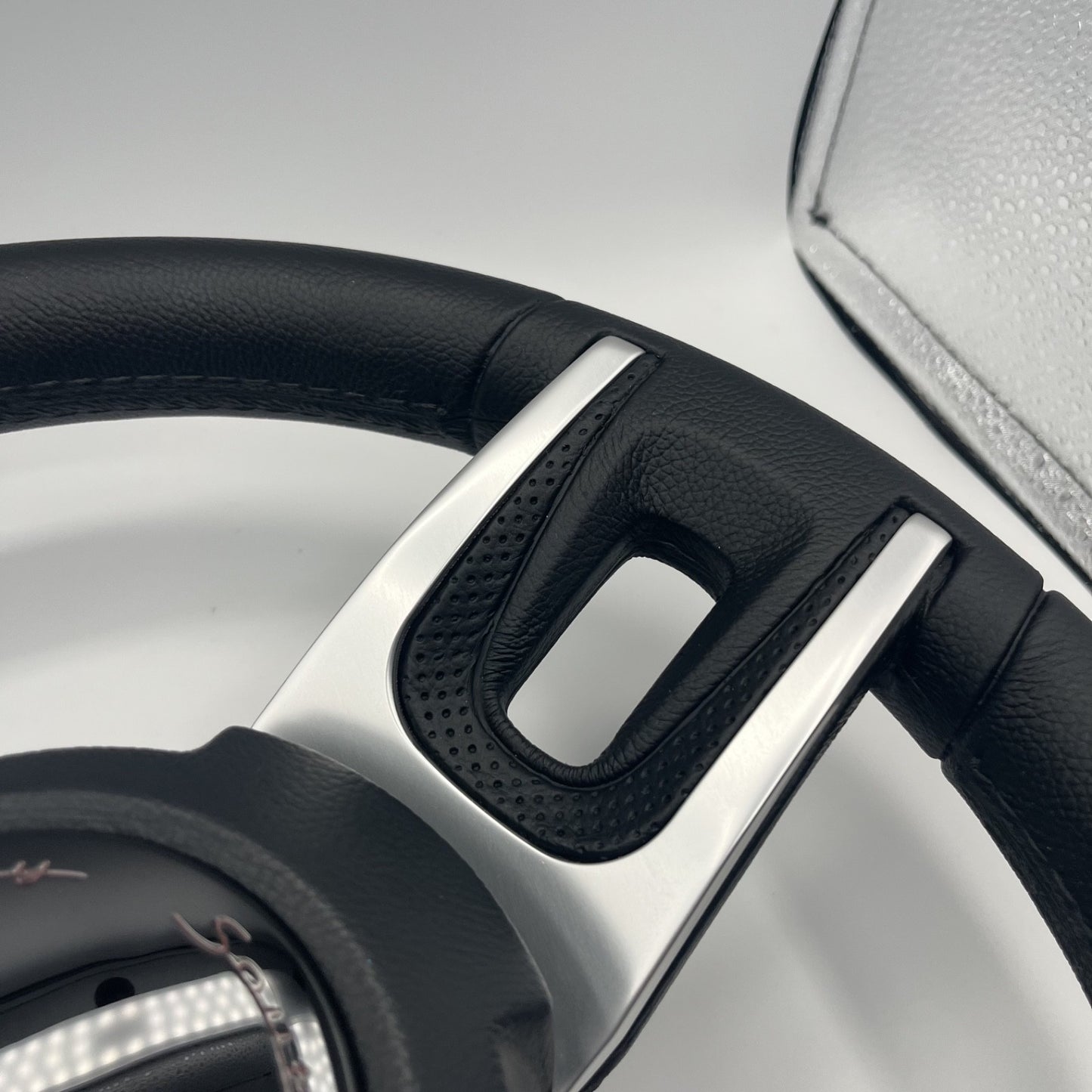 Gussi Italia Black Model 702 Steering Wheel | SouthBay Boats