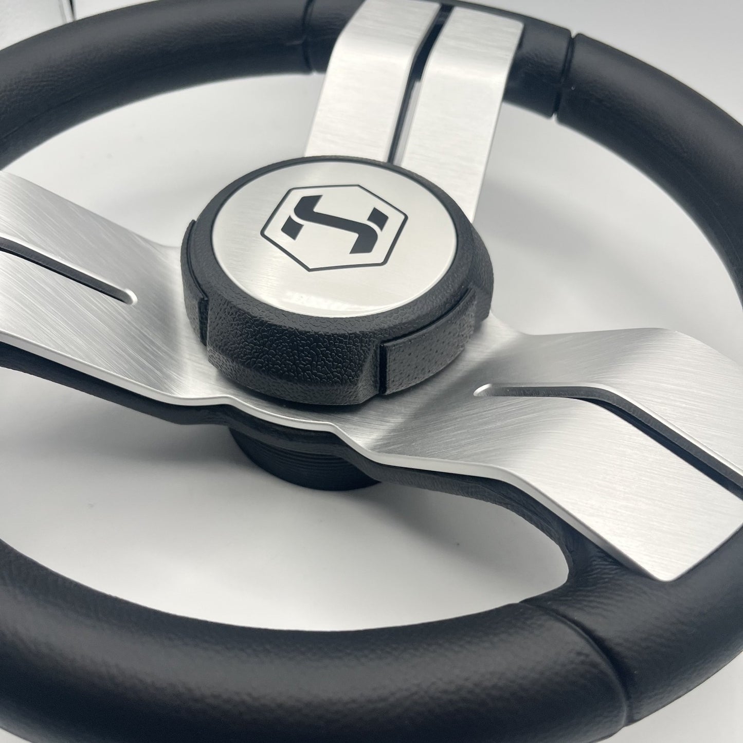 Gussi Italia Boat Steering Wheel Black Aluminum Spoke | Harris