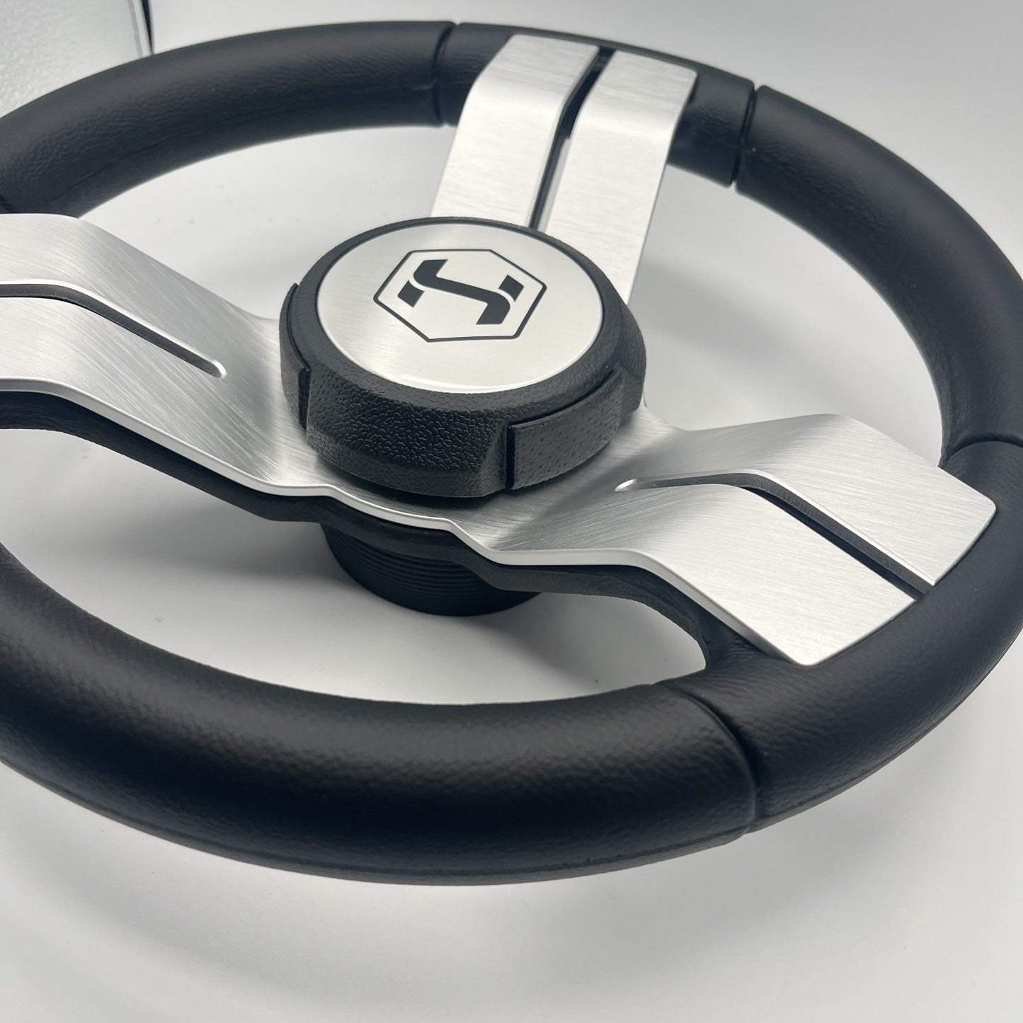Gussi Italia Boat Steering Wheel Black Aluminum Spoke | Harris