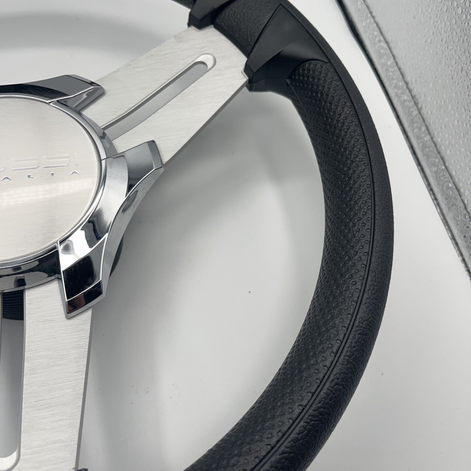 Model 15A Marine Steering Wheel Brushed Alum Spokes | Gussi Italia Cap