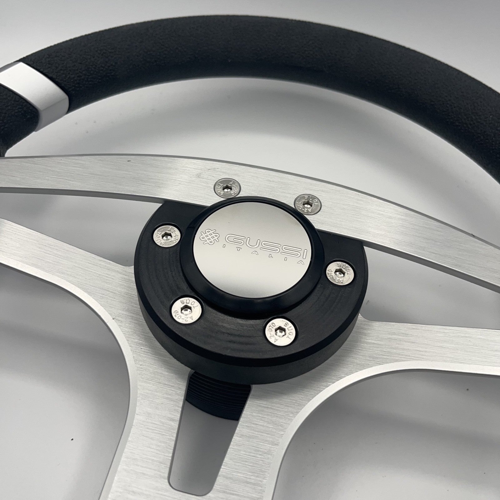 Badia Boat Steering Wheel Brushed Aluminum Spokes | Gussi Snap-in