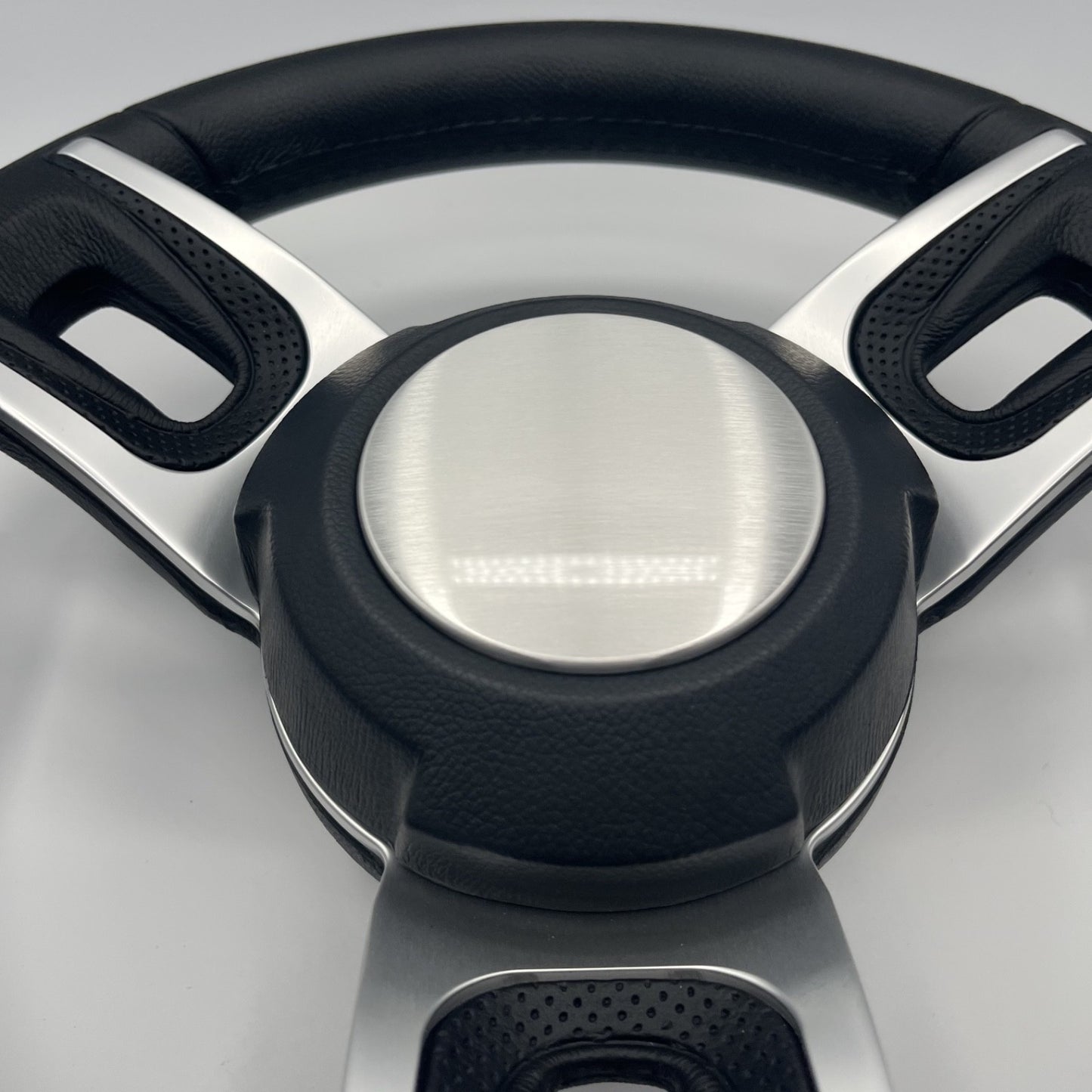 Gussi Italia Black Model 702 Steering Wheel | Plain Brushed
