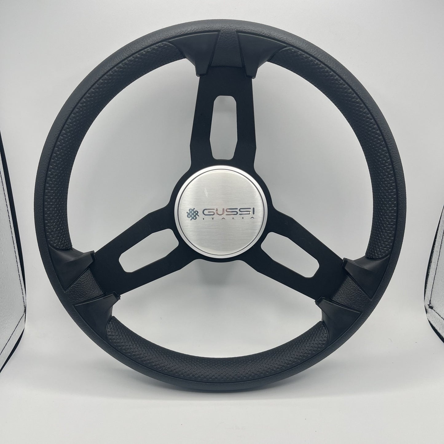Gussi Italia Model 15 Steering Wheel Blk Brushed Alum Spokes | Silver Gussi Logo