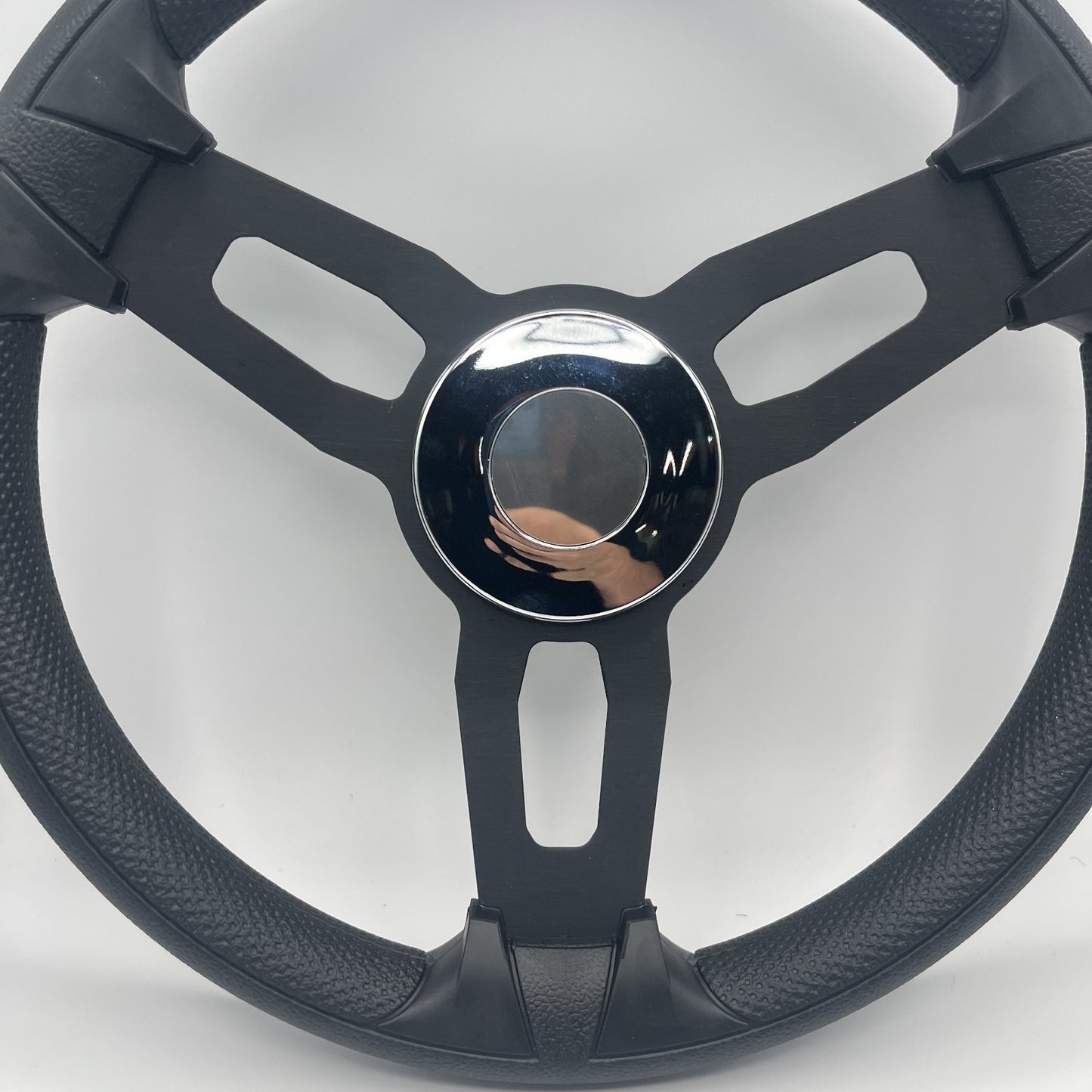 Gussi Italia Model 15 Steering Wheel Blk Brushed Alum Spokes | Chrome Center