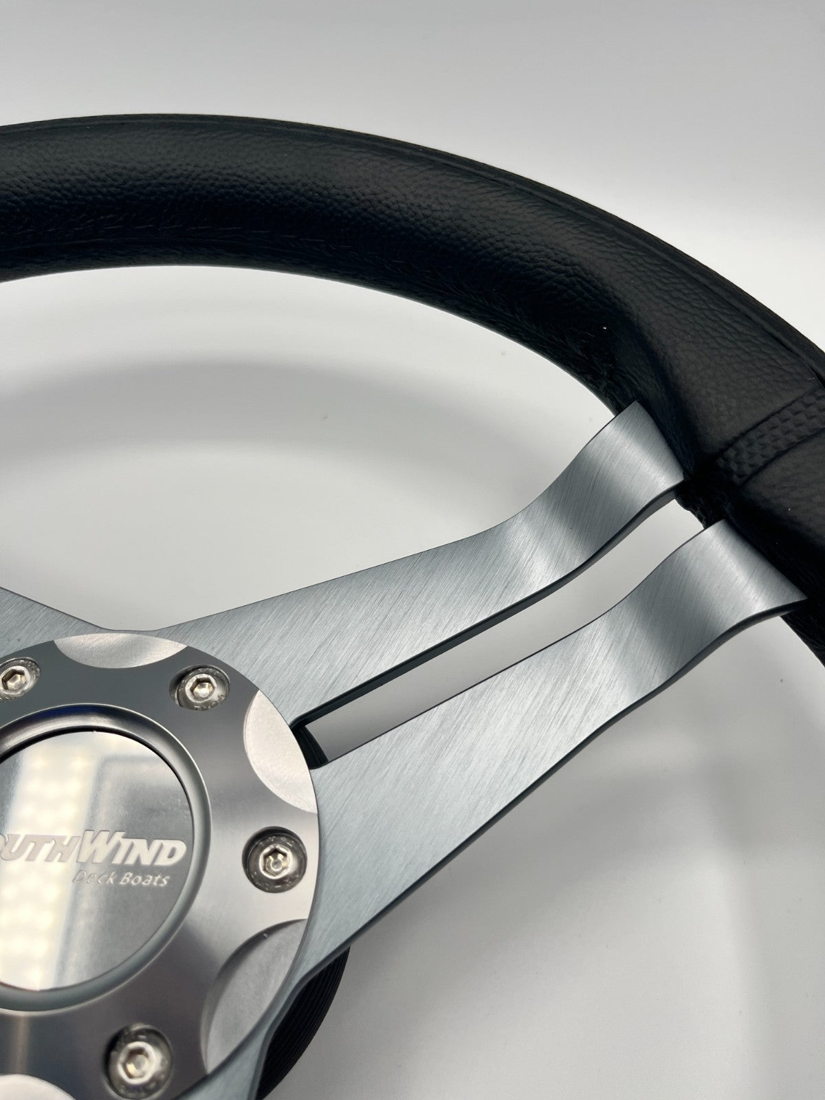 W208 Steering Wheel Gray Brushed Alum Spoke | SouthWind Deck Boats
