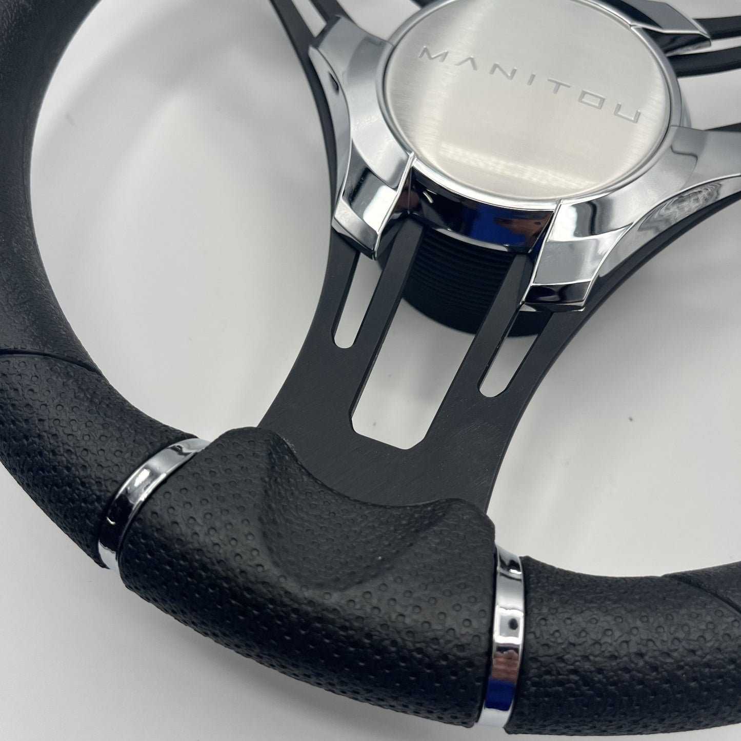 Gussi Italia Boat Steering Wheel Black Brushed Alum Spokes | Manitou