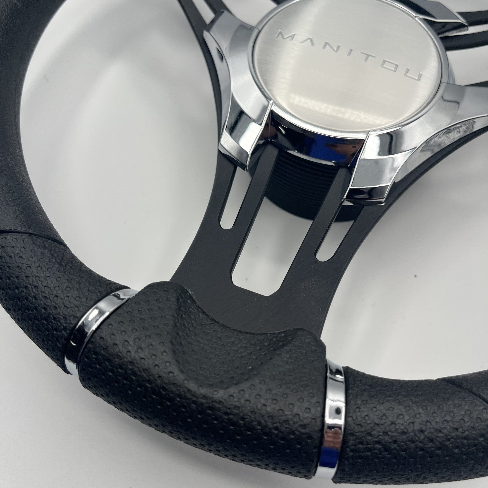 Gussi Italia Boat Steering Wheel Black Brushed Alum Spokes | Manitou