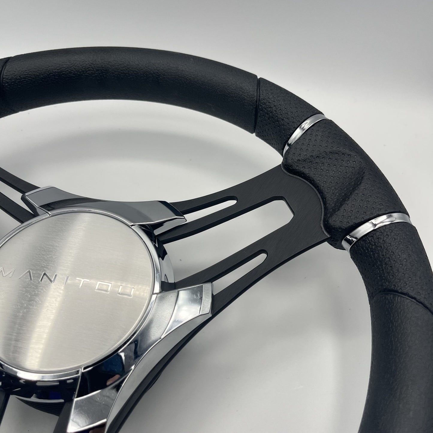 Gussi Italia Boat Steering Wheel Black Brushed Alum Spokes | Manitou