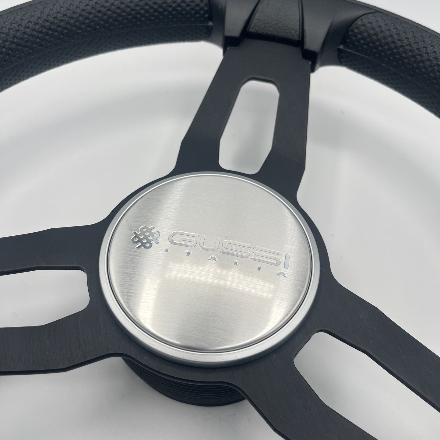 Gussi Italia Model 15 Steering Wheel Blk Brushed Alum Spokes | Silver Gussi Logo