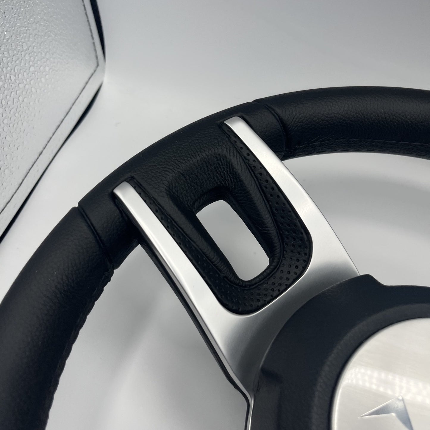 Gussi Italia Black Model 702 Steering Wheel | Avid Boats