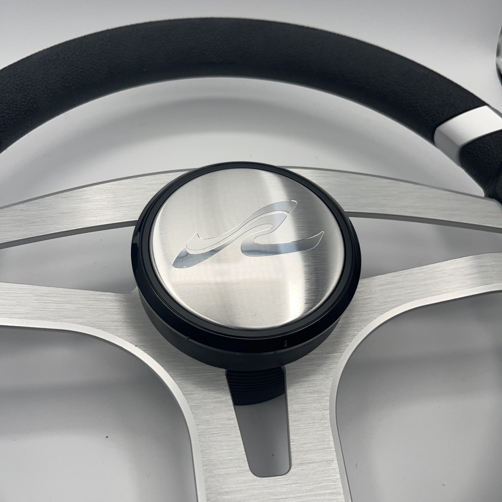 Badia Boat Steering Wheel Brushed Aluminum Spokes | SeaRay Boats