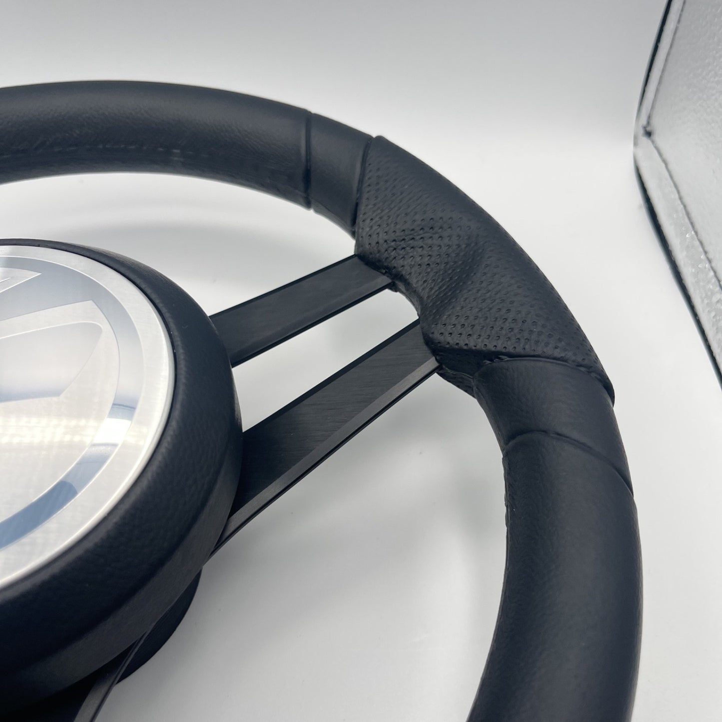 Molinara Marine Steering Wheel Black Brushed Aluminum Spokes | Tige