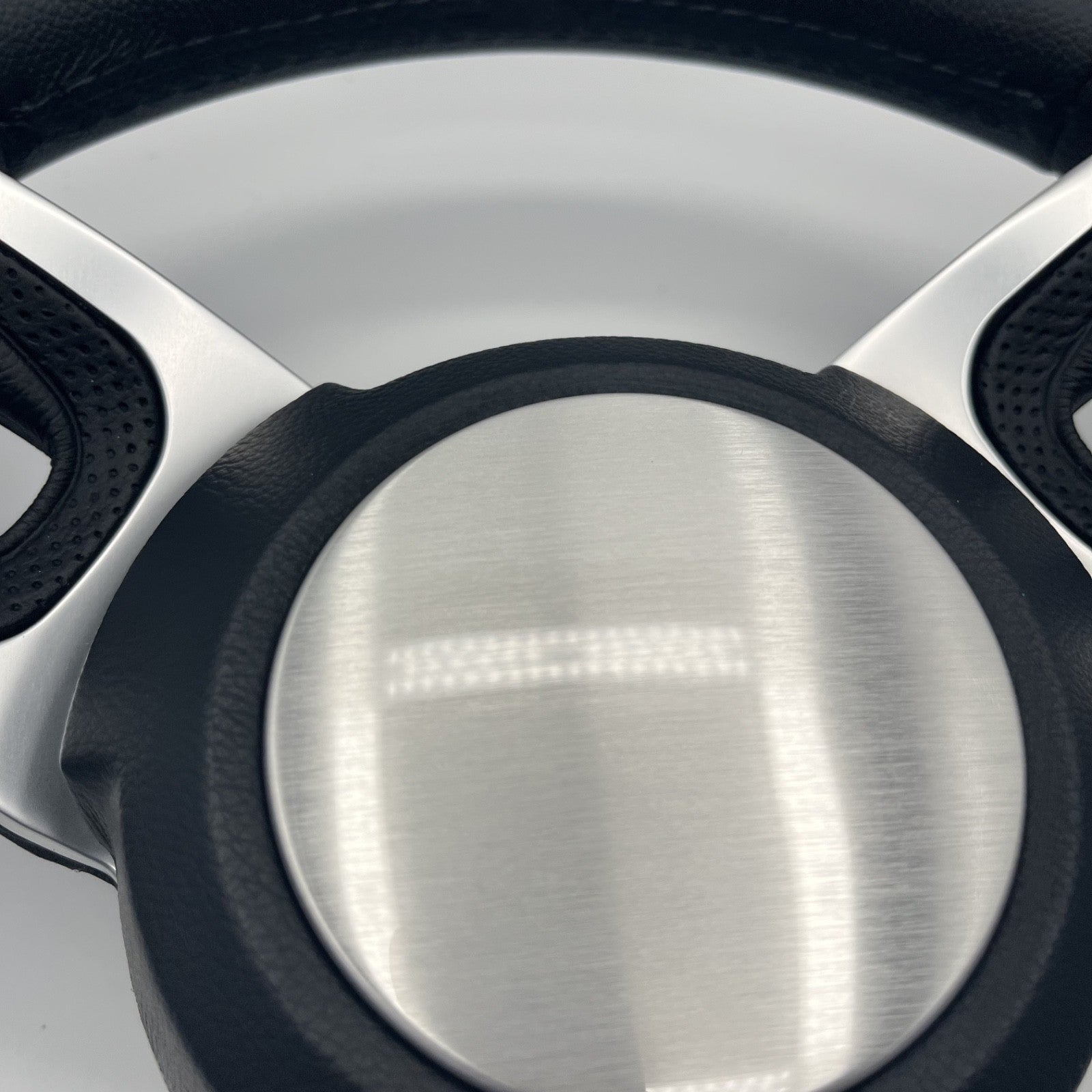 Gussi Italia Black Model 702 Steering Wheel | Plain Brushed