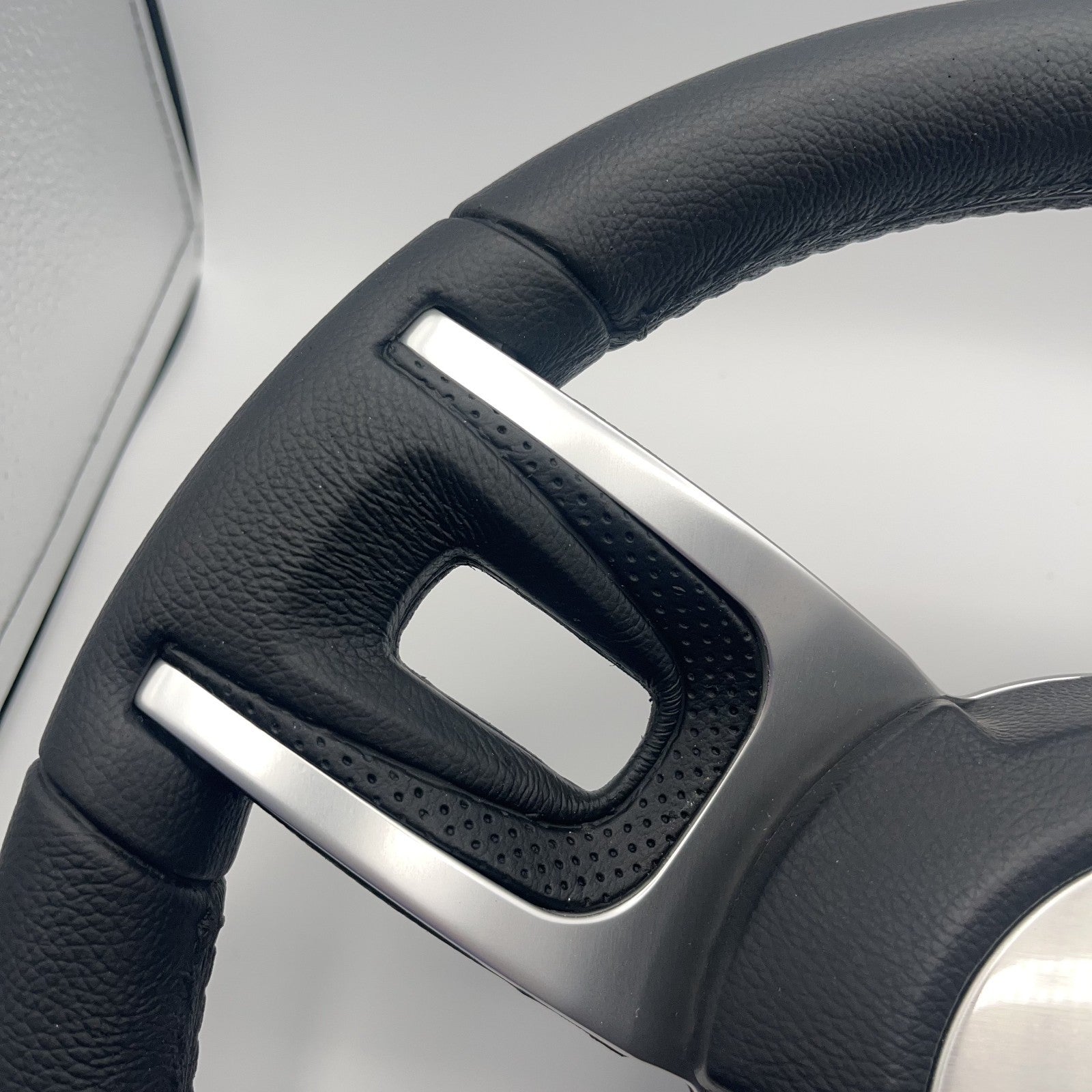Gussi Italia Black Model 702 Steering Wheel | Monterey Boats Logo