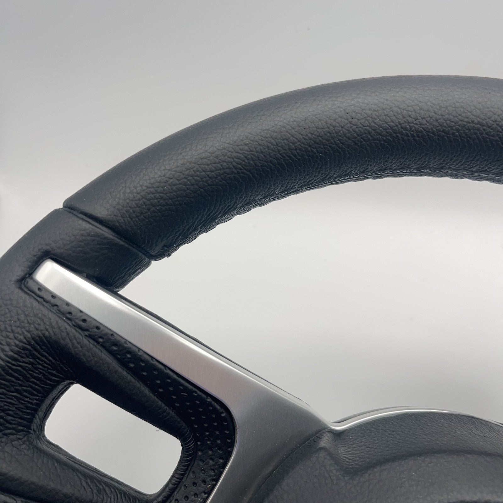 Gussi Italia Black Model 702 Steering Wheel | Monterey Boats Logo