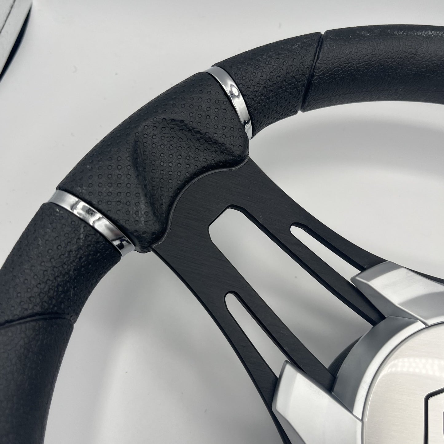 Gussi Italia Boat Steering Wheel Black Brushed Alum Spokes | Harris