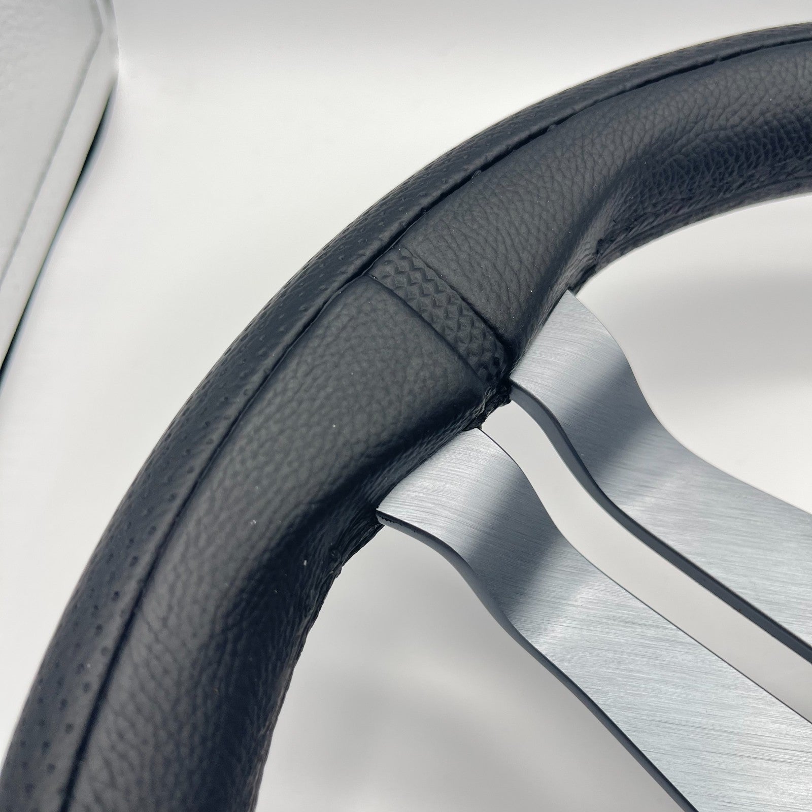 W208 Steering Wheel Gray Brushed Alum Spoke | Lowe Boats