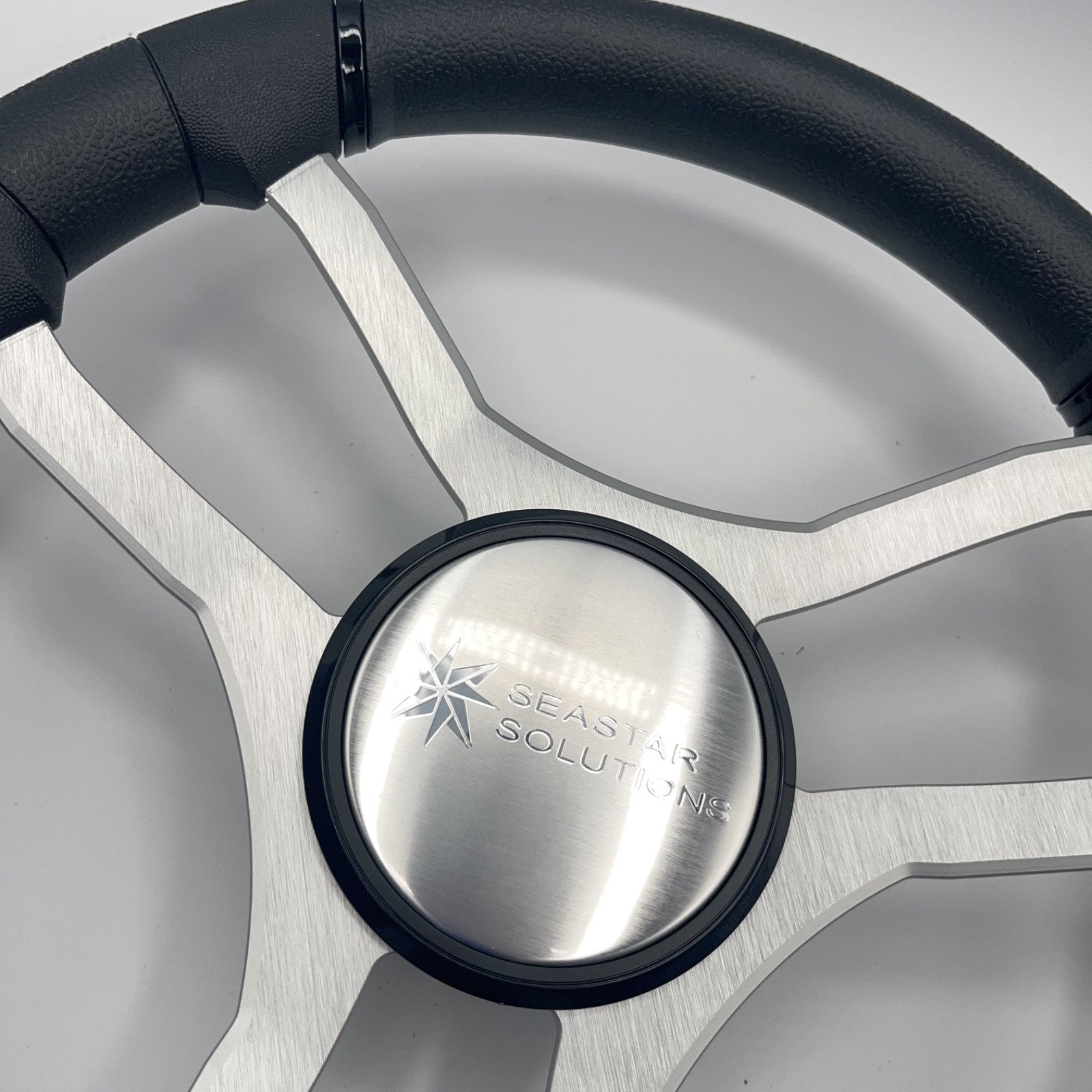 Malera Boat Steering Wheel Brushed Aluminum Spokes | Seastar Solutions
