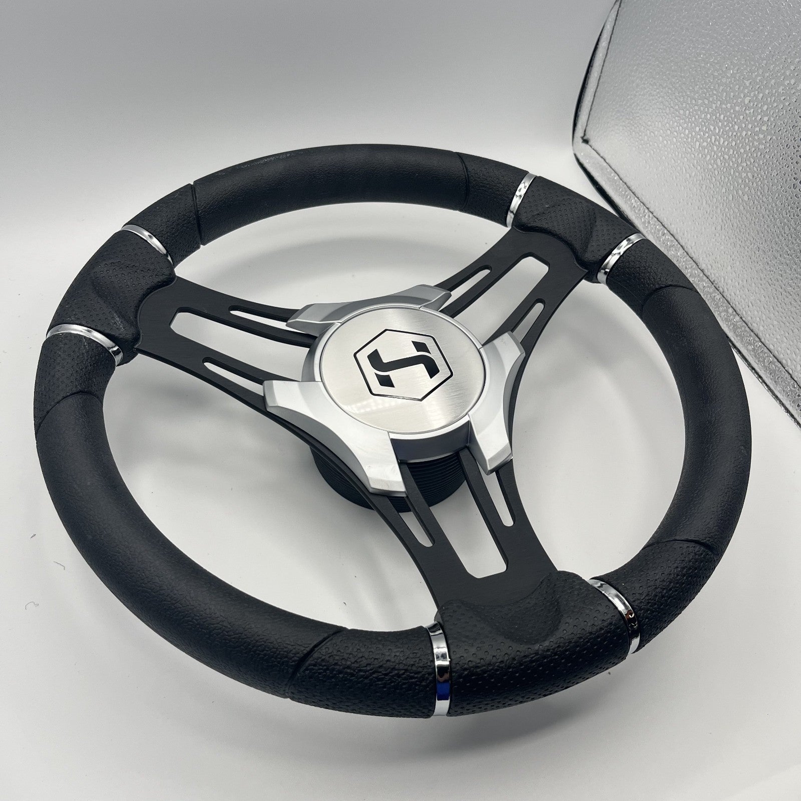 Gussi Italia Boat Steering Wheel Black Brushed Alum Spokes | Harris