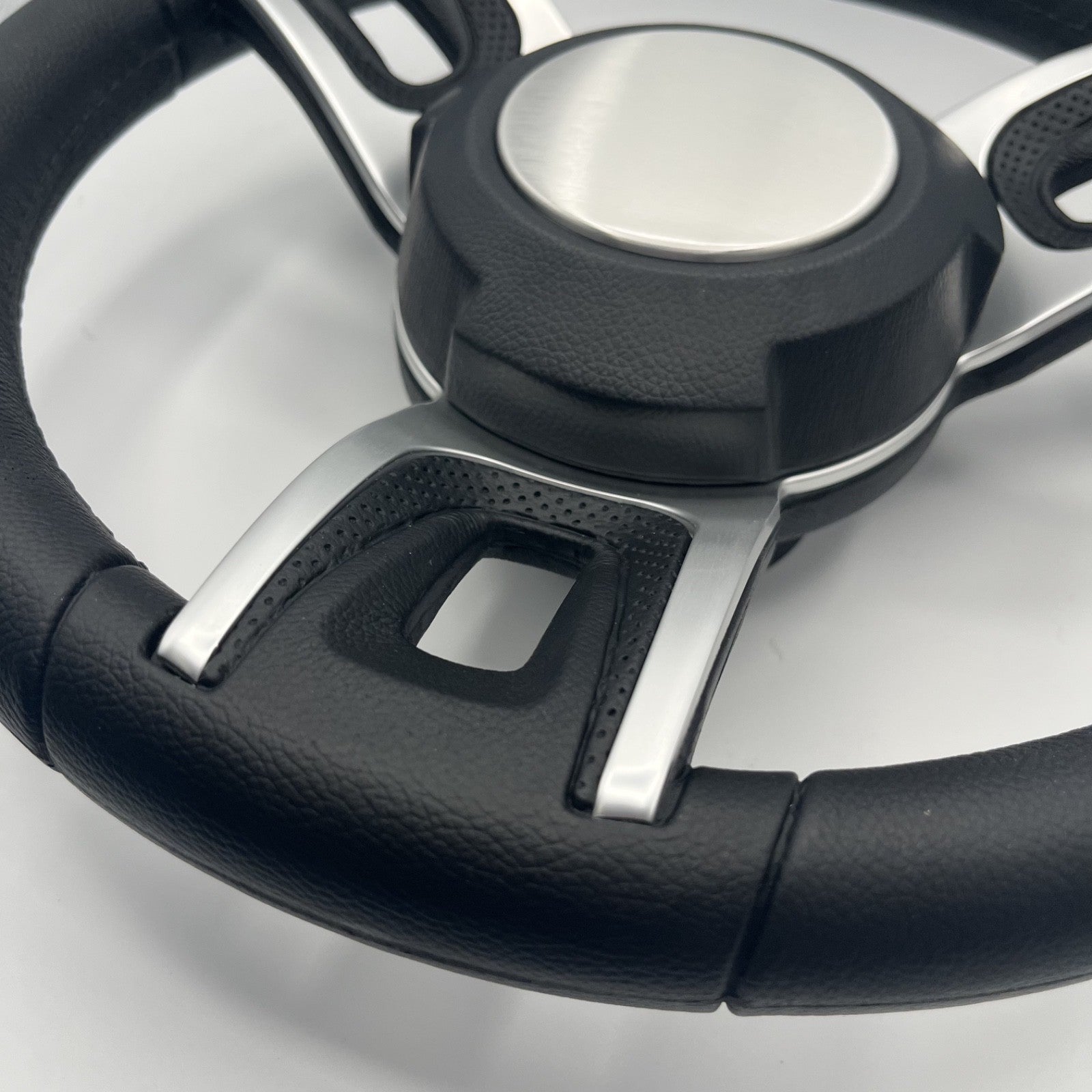 Gussi Italia Black Model 702 Steering Wheel | Plain Brushed