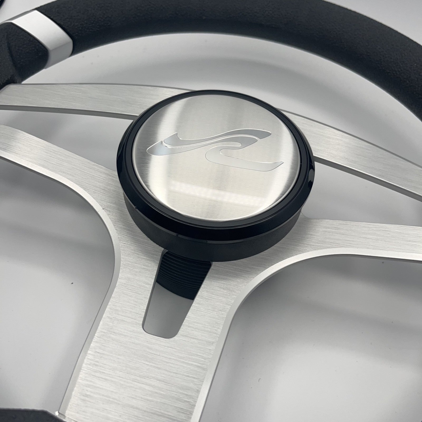 Badia Boat Steering Wheel Brushed Aluminum Spokes | SeaRay Boats