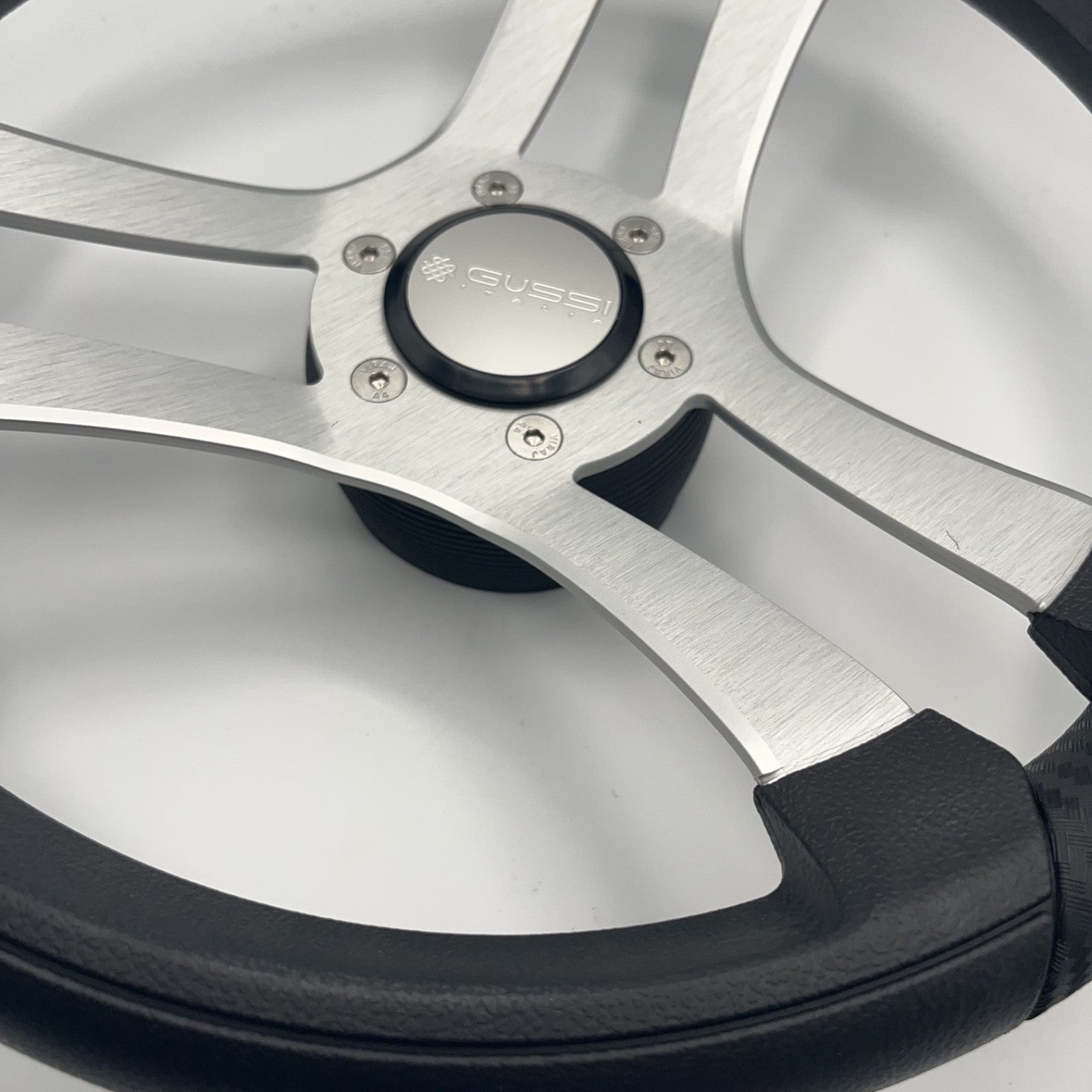 Benaco Boat Steering Wheel Brushed Aluminum Spokes | Gussi Snap-in