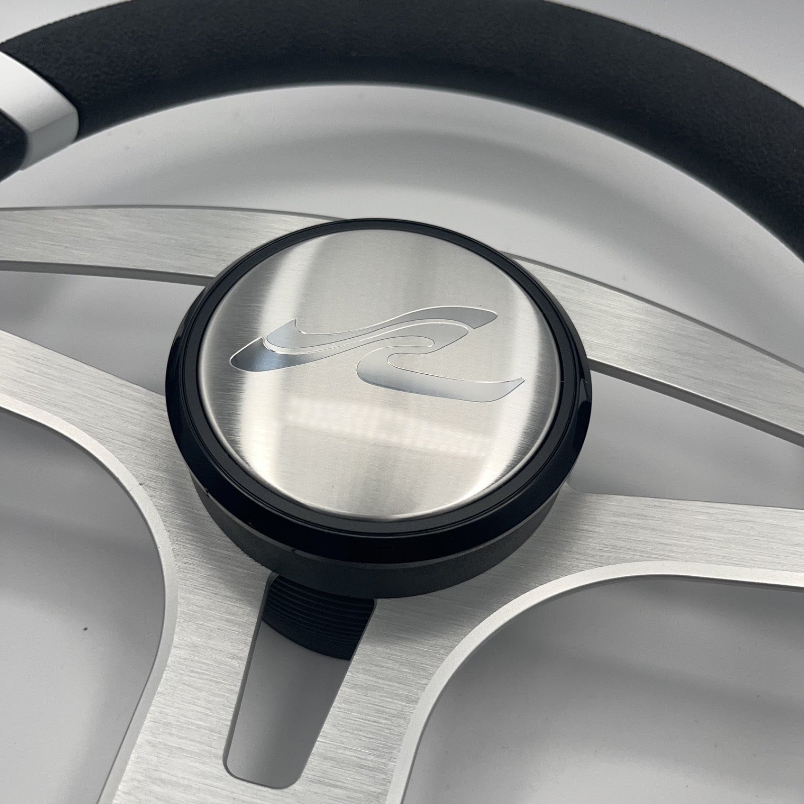Badia Boat Steering Wheel Brushed Aluminum Spokes | SeaRay Boats