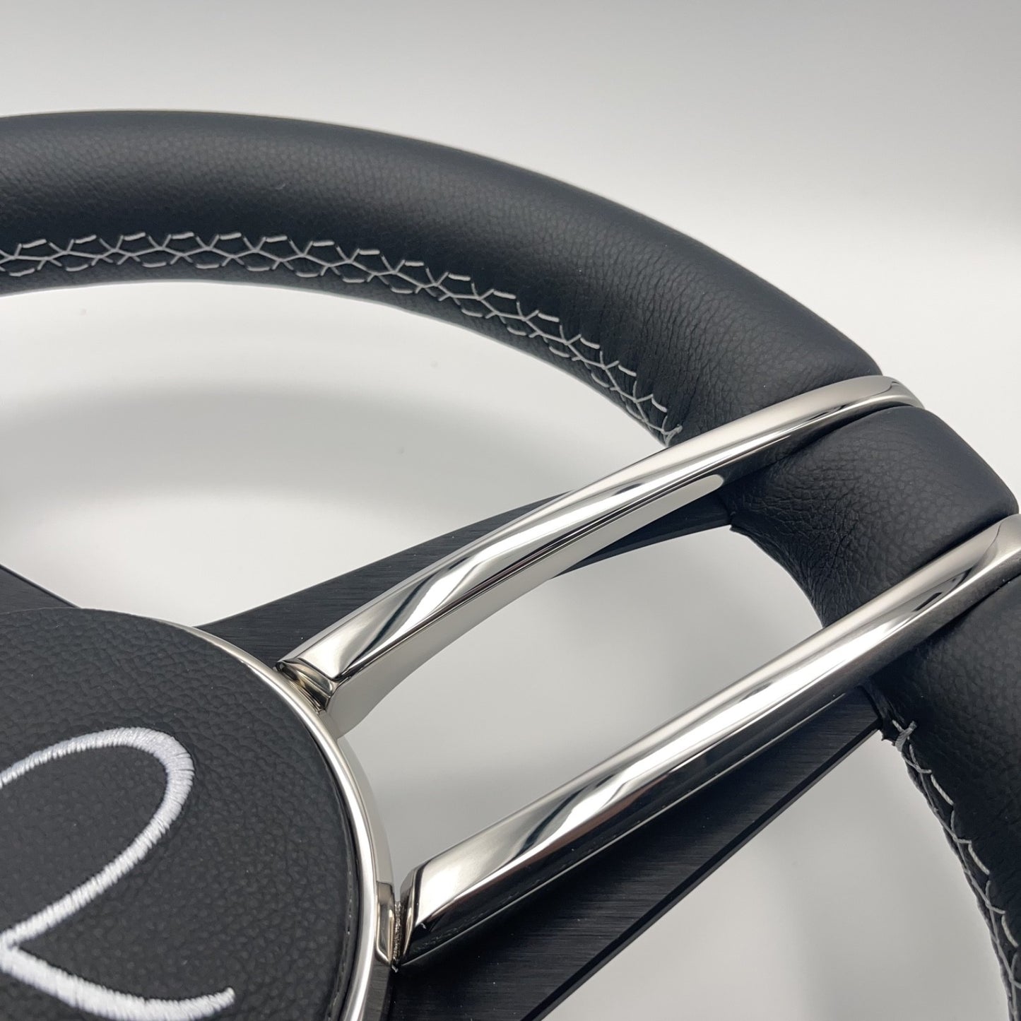 Gussi Italia Boat Steering Wheel Stainless Steel Spoke Leather Rim | APEX Boats