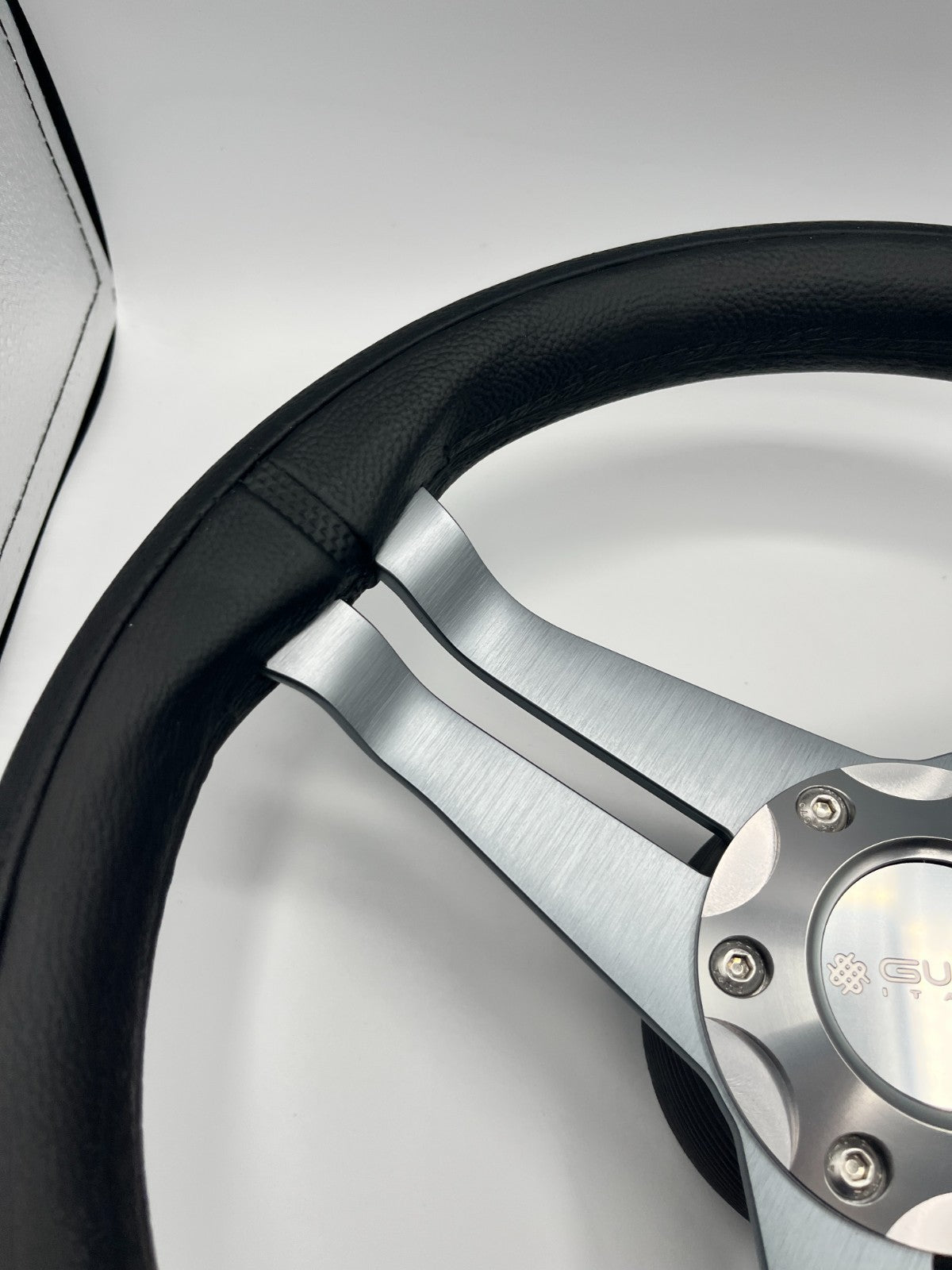 W208 Steering Wheel Gray Brushed Alum Spoke | Gussi Italia