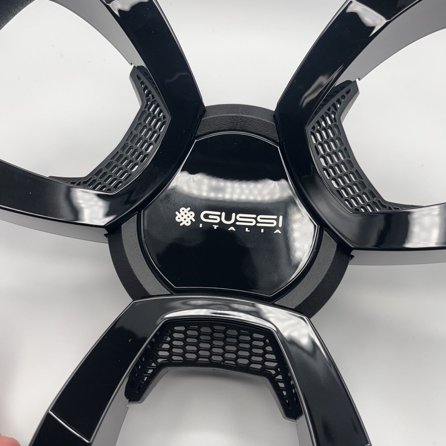 La Corte Boat Steering Wheel Black Gloss Inserts | Gussi Italia Logo