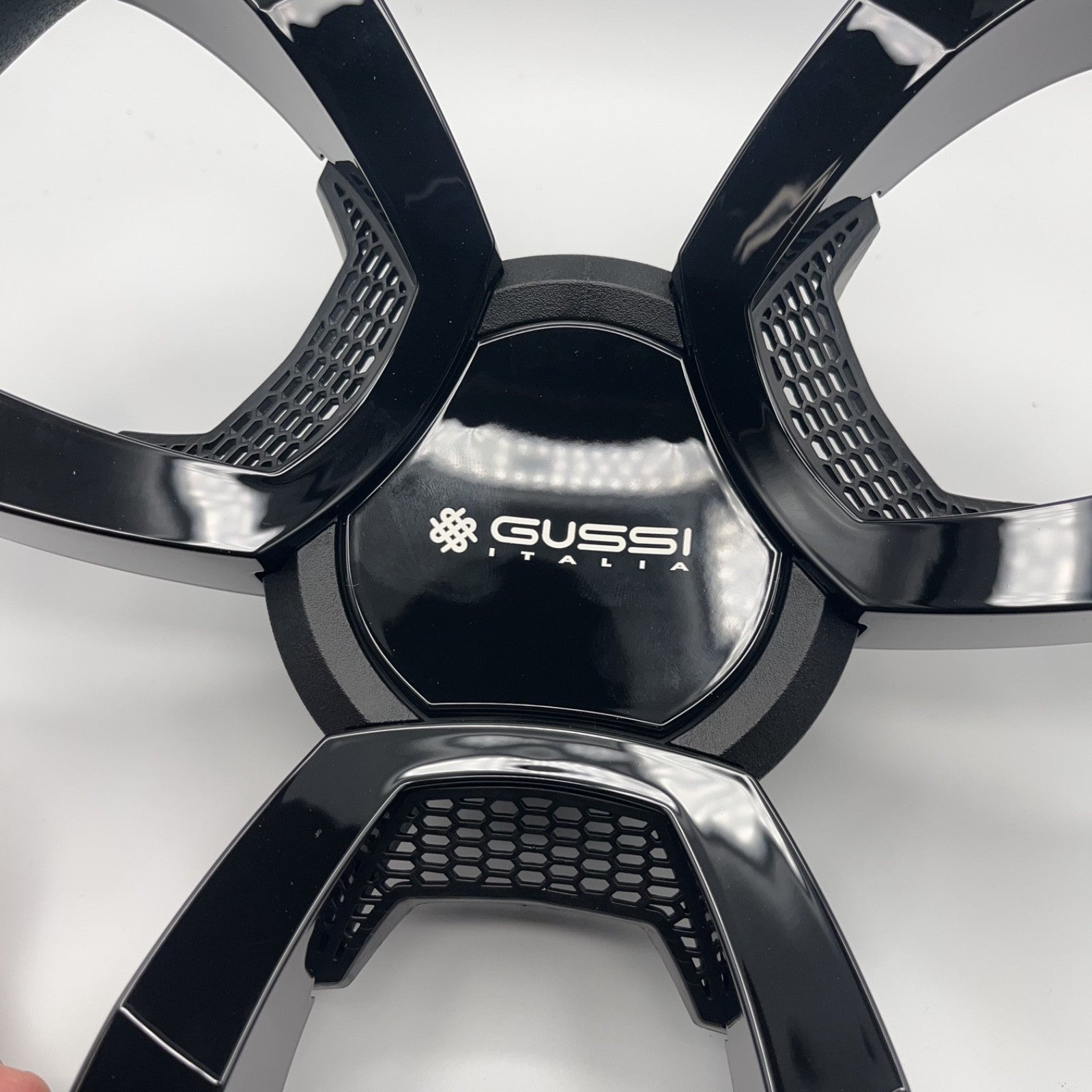 La Corte Boat Steering Wheel Black Gloss Inserts | Gussi Italia Logo