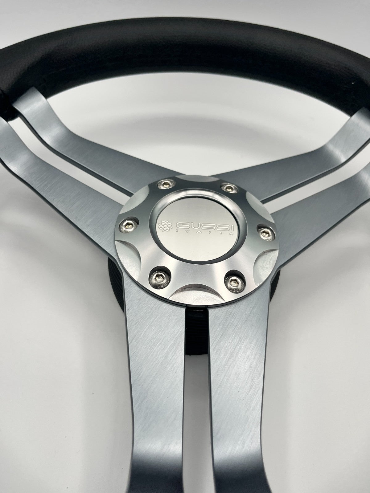 W208 Steering Wheel Gray Brushed Alum Spoke | Gussi Italia