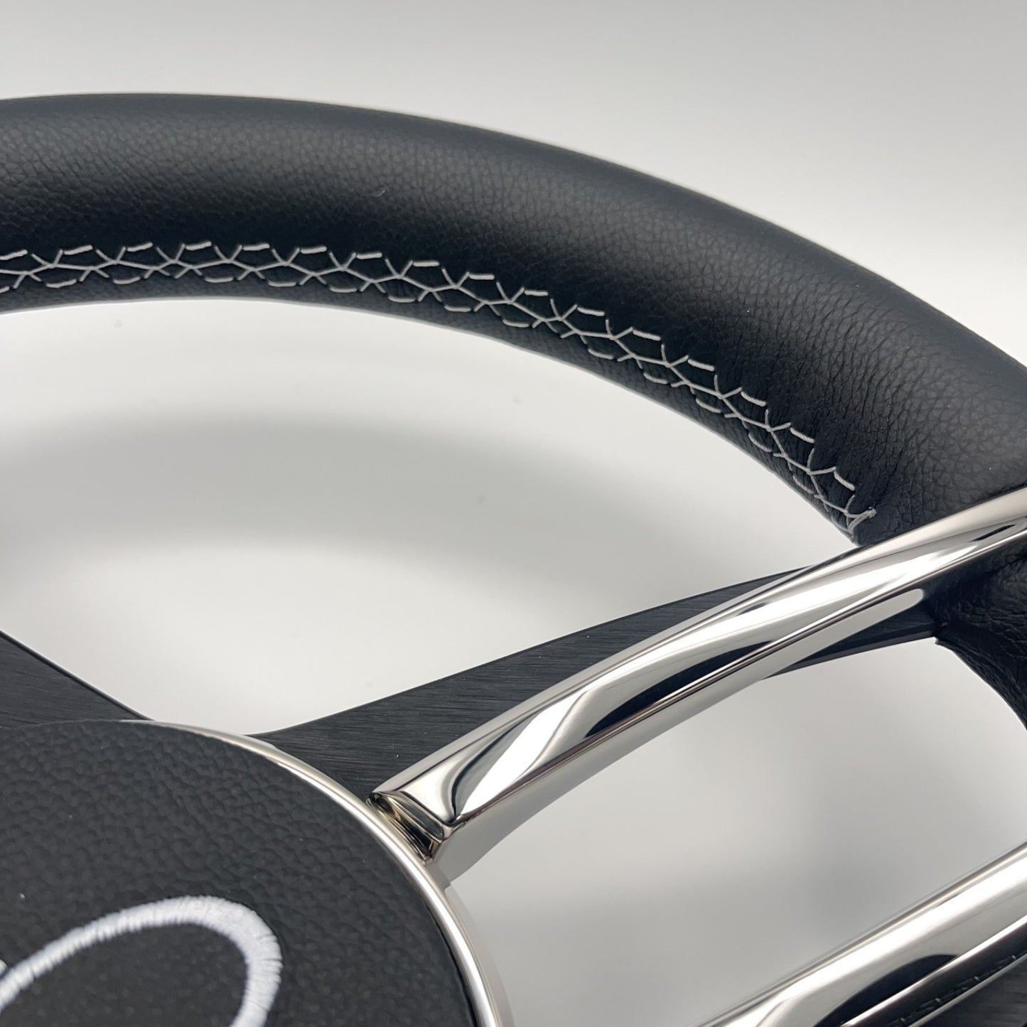 Gussi Italia Boat Steering Wheel Stainless Steel Spoke Leather Rim | APEX Boats