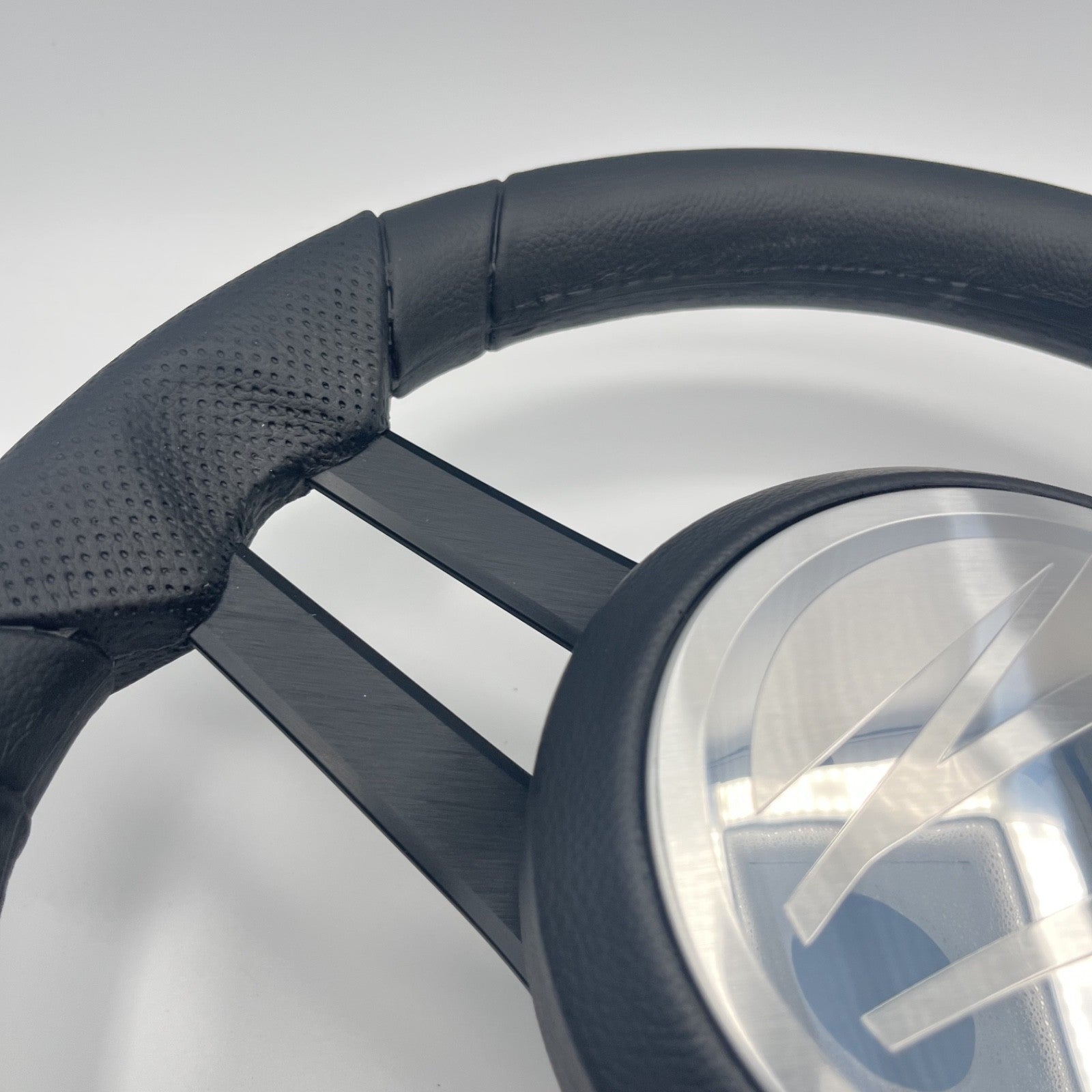 Molinara Marine Steering Wheel Black Brushed Aluminum Spokes | Tige