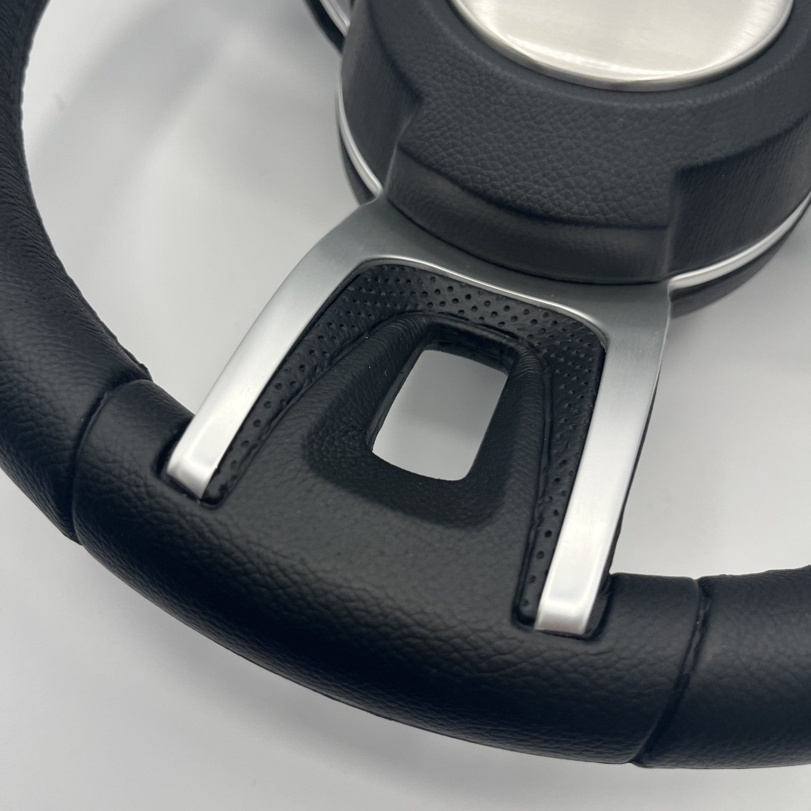 Gussi Italia Black Model 702 Steering Wheel with Keyed Hub | Blue Wave Cap