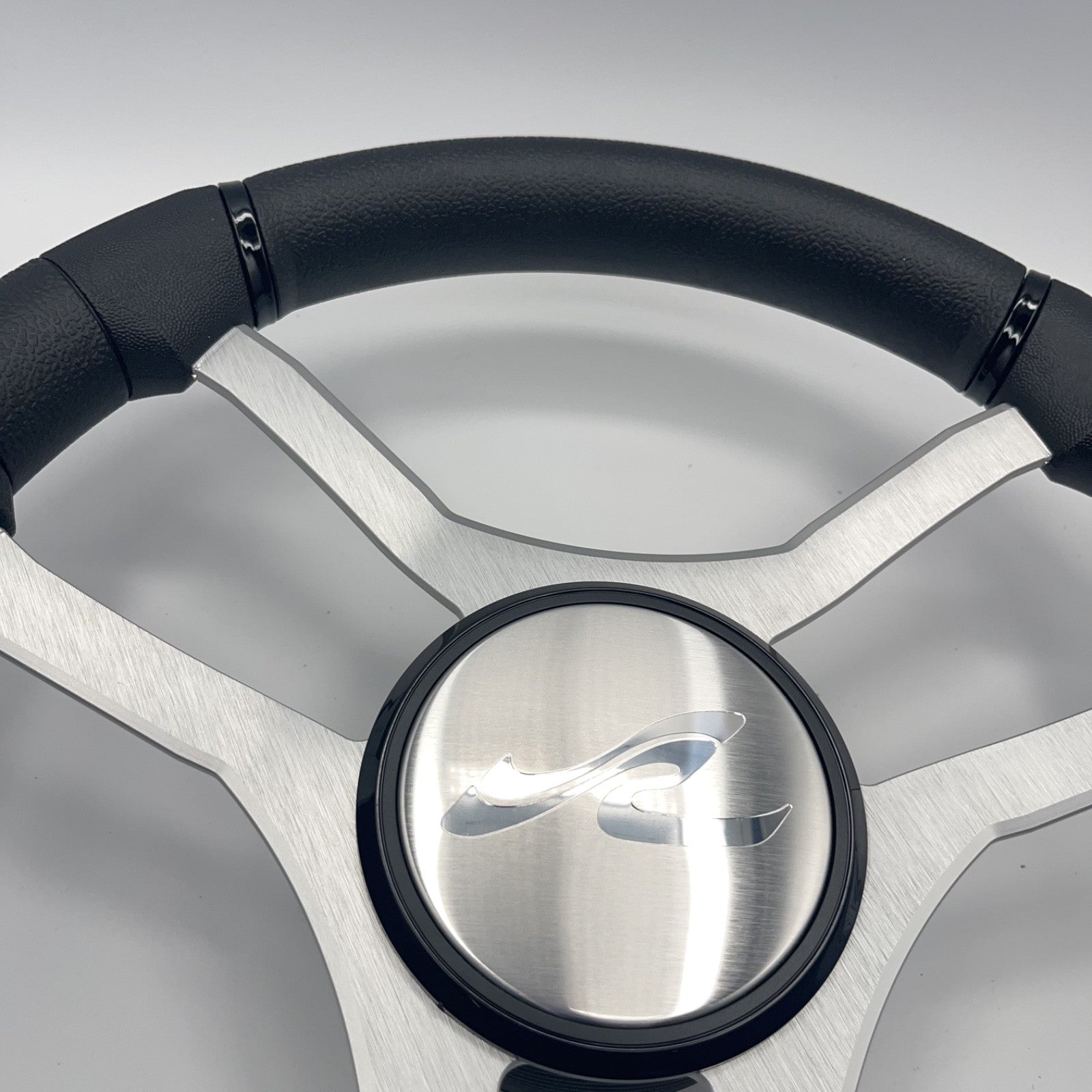 Malera Boat Steering Wheel Brushed Aluminum Spokes | SeaRay Boats
