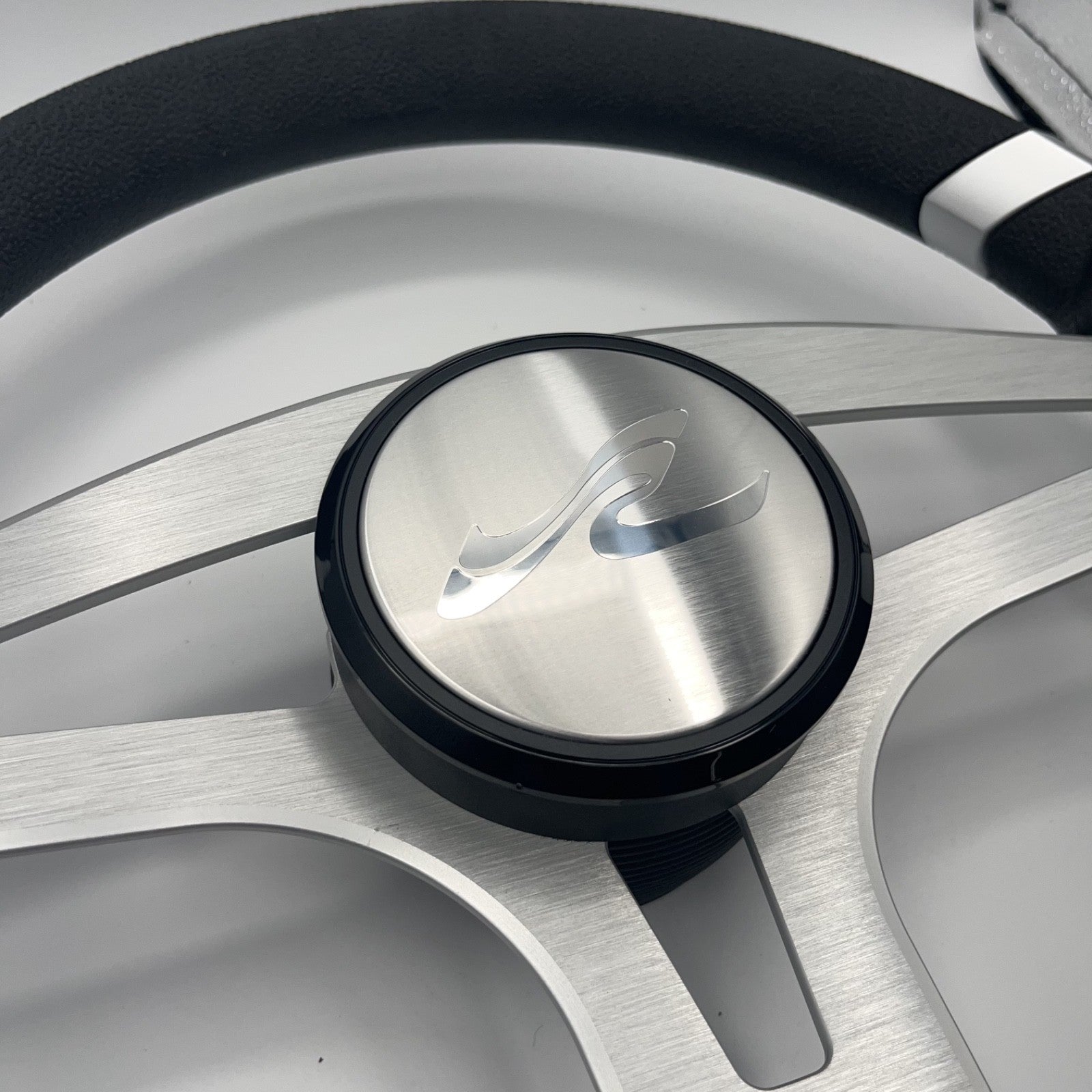 Badia Boat Steering Wheel Brushed Aluminum Spokes | SeaRay Boats